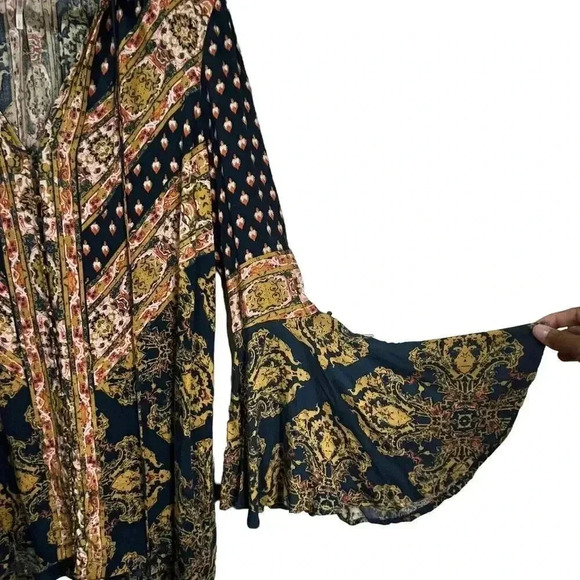 Free People Women's Magic Mystery Tunic Top Bell Sleeve Blouse Petite Small - Picture 5 of 8